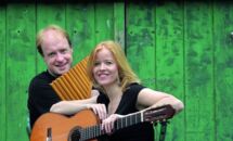 Matthias Schlubeck (Panflöte) & Eva Beneke (Gitarre)
